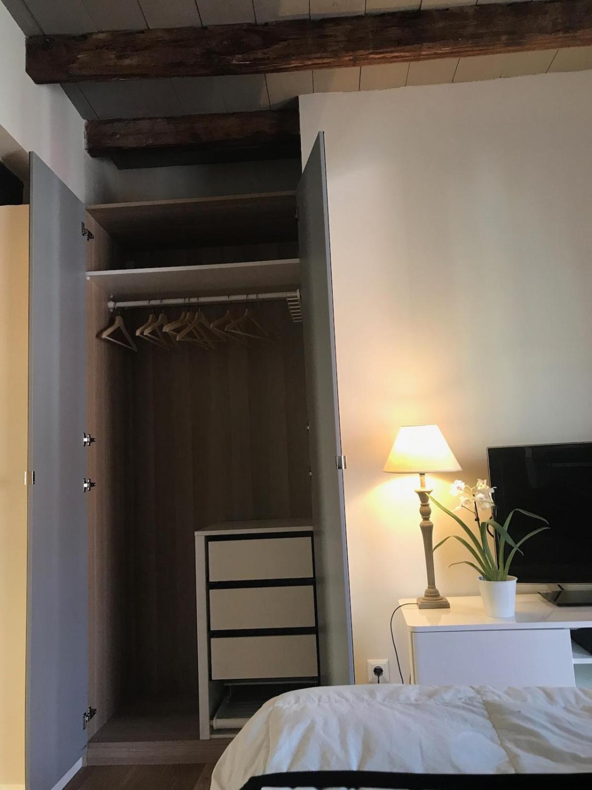 Beautiful Studio-appartment In Triana Appartement