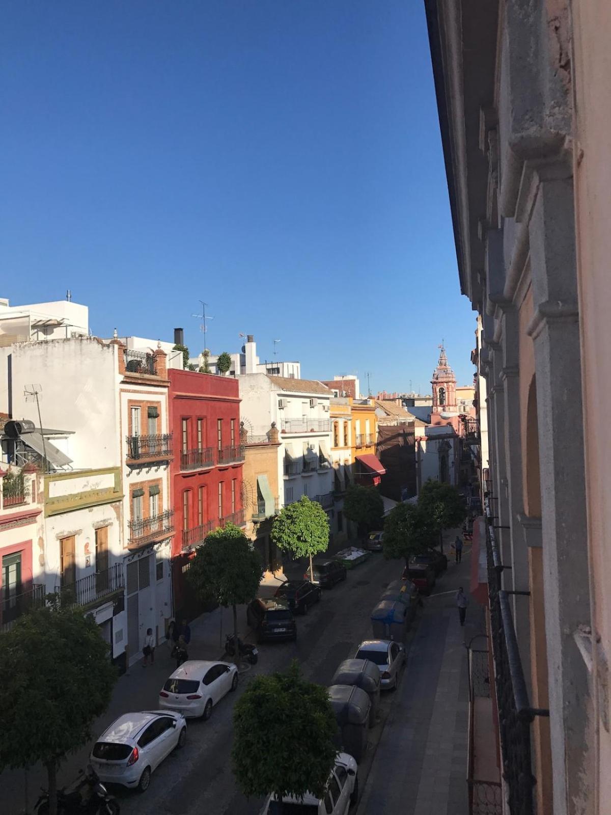 Beautiful Studio-appartment In Triana Apartment *